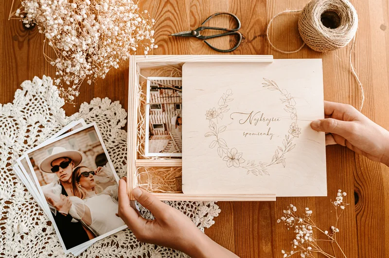 Drevená krabička Najkrajšie spomienky s fotografiami
